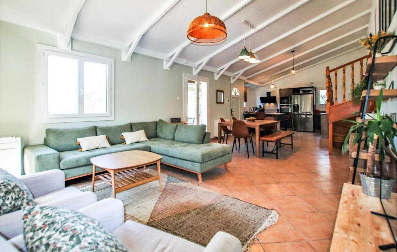 Stunning Home In Colonzelle Holiday home