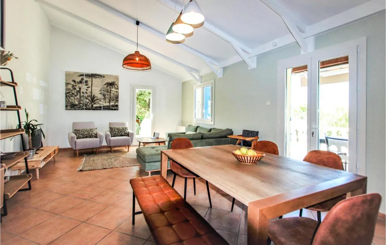 Stunning Home In Colonzelle