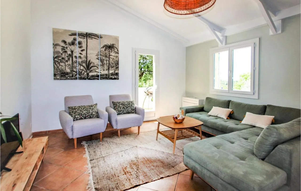 Stunning Home In Colonzelle 0*,